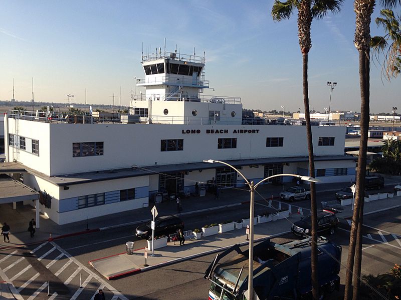 Long Beach Airport (11844662183)