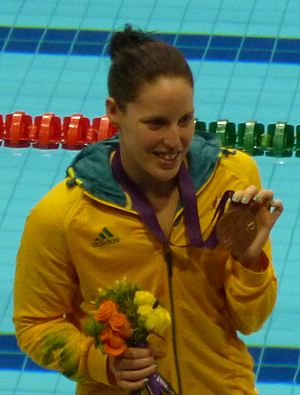 Medallistas de los 100m mariposa femenino en Londres 2012-2 (Alicia Coutts cropped).jpg