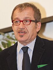 Roberto Maroni 2010 (cropped)