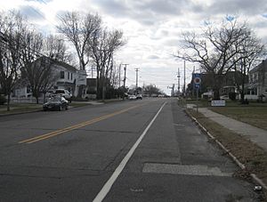 View along Shore Road (US 9) southbound at Roosevelt Boulevard (CR 623)