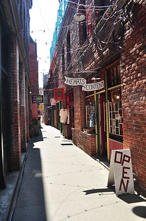 Victoria, BC - Fan Tan Alley 09 - 18 Fan Tan Alley (Heart's Content) (20338817929)