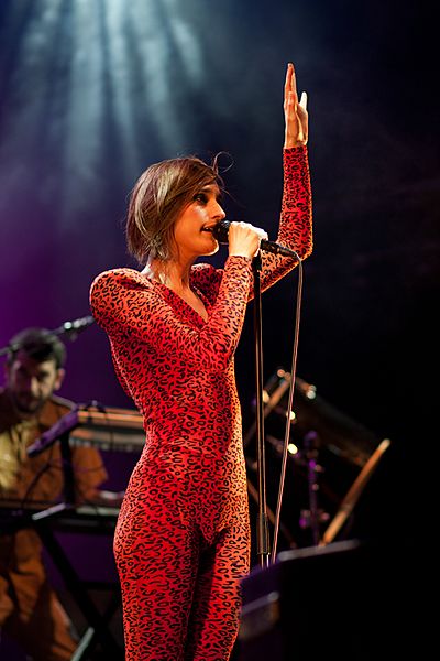 Yelle @ BSF 2011 (6070940583)