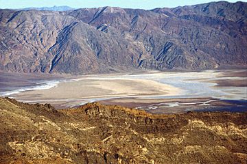 A121, Death Valley National Park, California, USA, Badwater Basin, 2004.jpg