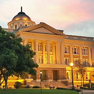 Anderson County Courthouse at dusk