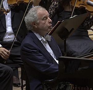 András Schiff in Leipzig (2016) (cropped).jpg