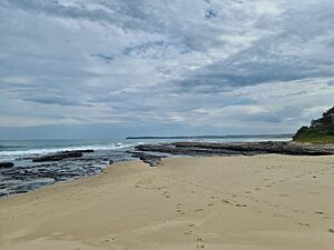 Berrara Beach looking south