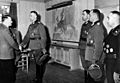 Bundesarchiv Bild 146-1993-136-11A, Wolfsschanze, Ordensverleihung durch Hitler