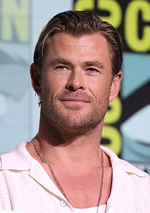 Chris Hemsworth by Gage Skidmore 3.jpg