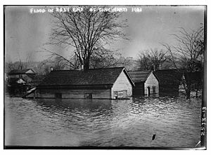 Flood in East end of Cincinnati - 1913 (LOC)