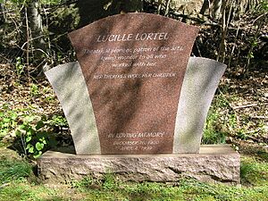 Lucille Lortel 800