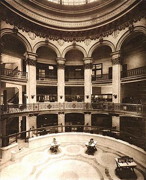 Main banking room Cleveland Trust Co Bldg - 1909
