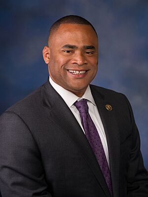 Marc Veasey official photo (3x4 cropped).jpg