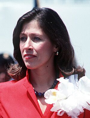 Marilyn Quayle at Pascagoula, 1984 (4) (cropped).JPEG