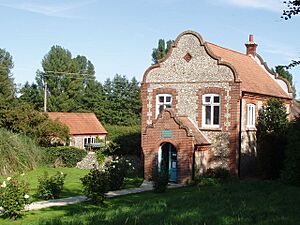Museum of shells - geograph.org.uk - 242242