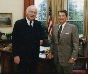 Paul H. Robinson, Jr. and Ronald Reagan 1984.jpg