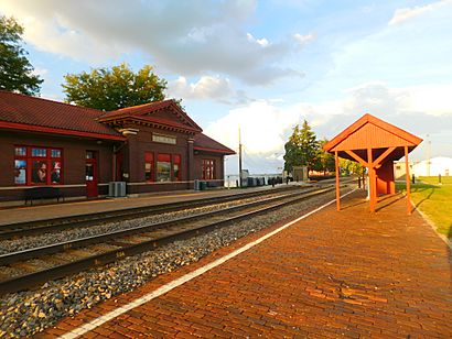 Plano Station - station and platform.jpg