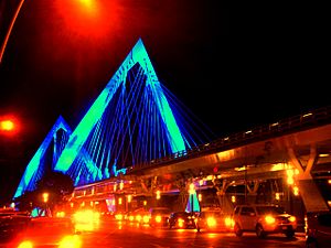 Puente Matute Remus - panoramio.jpg