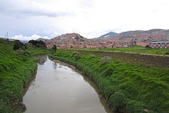 Río Tunjuelo, vista hacia Ciudad Bolívar