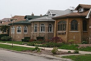 Rogers Park Manor Bungalow Historic Ditrict 1