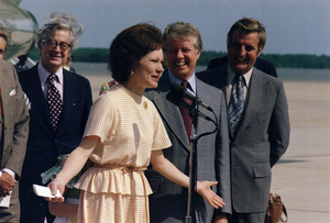 Rosalynn Carter, Jimmy Carter and Vice President Walter Mondale at a ceremony welcoming Mrs. Carter back from her... - NARA - 175133