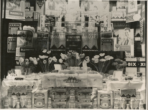 Shop window of John Orr & Co. 03.1986.0193o