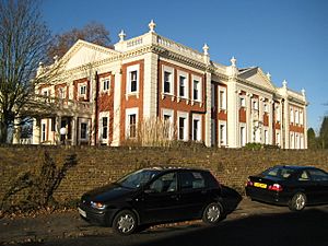 Sunbury Court Conference Centre - geograph.org.uk - 1084902