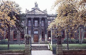 The Dick Institute, Kilmarnock - geograph.org.uk - 5514038