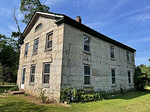 Walter Bunce House (side view) built by Alpheus Quicy, Manchester, CT (June 2021)