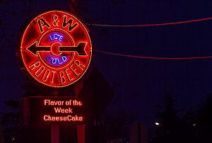 A&W Ice Cold Root Beer Restaurant Neon Sign - La Crosse, Wisconsin (24308198209)