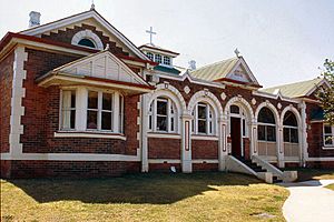 Bishop's House, Toowoomba, 1996.jpg
