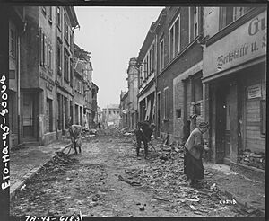 Civilians clearing the streets of Aschaffenburg