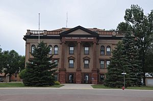Faulk County Courthouse in July 2013