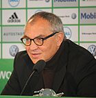 Felix Magath bei einer Pressekonferenz des VfL Wolfsburg (cropped)