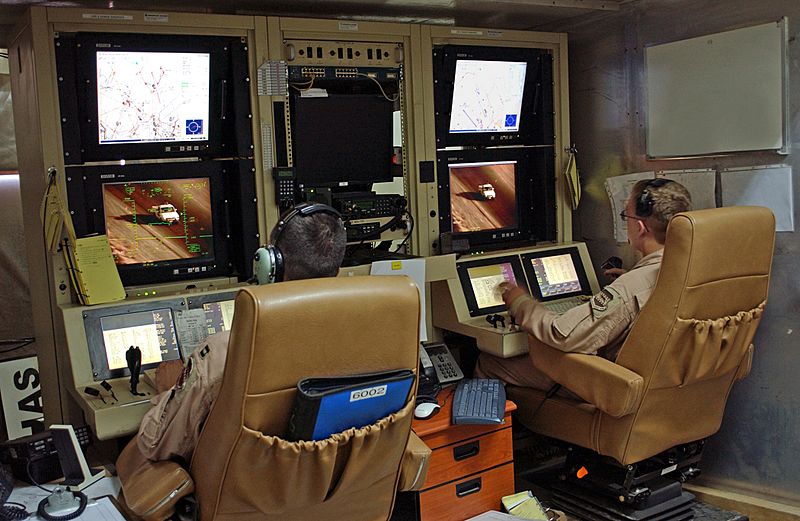 MQ-1 Predator controls 2007-08-07