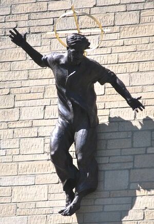 Marcus Cornish' Christ sculpture at Uckfield, East Sussex