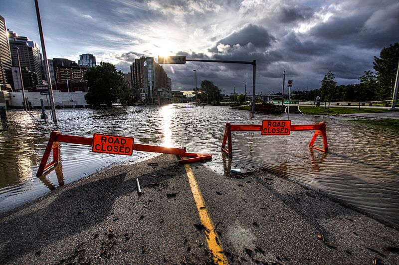 Riverfront Ave Calgary Flood 2013