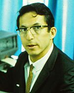 Robert Ledley color portrait.jpg