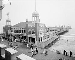 Steel Pier 1910s edit.jpg