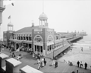 Steel Pier 1910s edit.jpg