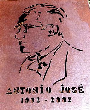 Burgos - Monumento al músico y folclorista Antonio José Martínez Palacios 1