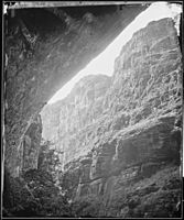 CANYON OF KANAB WASH, LOOKING SOUTH OR GRAND GULCH, ARIZONA - NARA - 524225