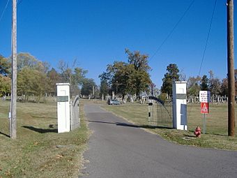 Confederate Memorial Gates in Mayfield.JPG