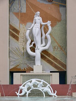 Dallas Womens Museum exterior sculpture