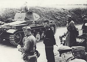 Duitse tanks trekken Nederland binnen (2155 502339)