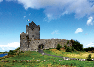 Dunguaire Castle, Galway, Ireland.png