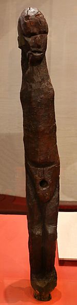 Figura antropomorfa probabilmente segnacolo di confine, da una torbiera presso ralaghan, co. di cavan, 1100-1000 ac ca