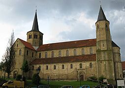 Hildesheim-St-Godehard-Nordseite-Panorama