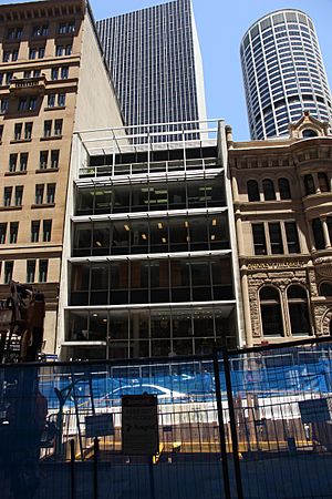 Liner House.jpg