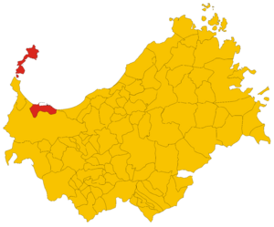 The territory of the comune (in red) inside the Province of Sassari