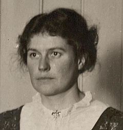 Mrs Margaret Hills (née Robertson) 1909.jpg